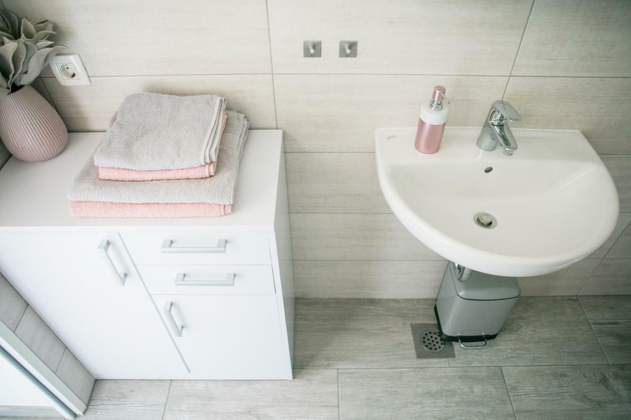 Sweet Stay Roznik Apartment Любляна Екстериор снимка